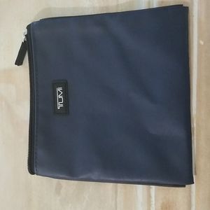 Tumi for delta cosmetic bag